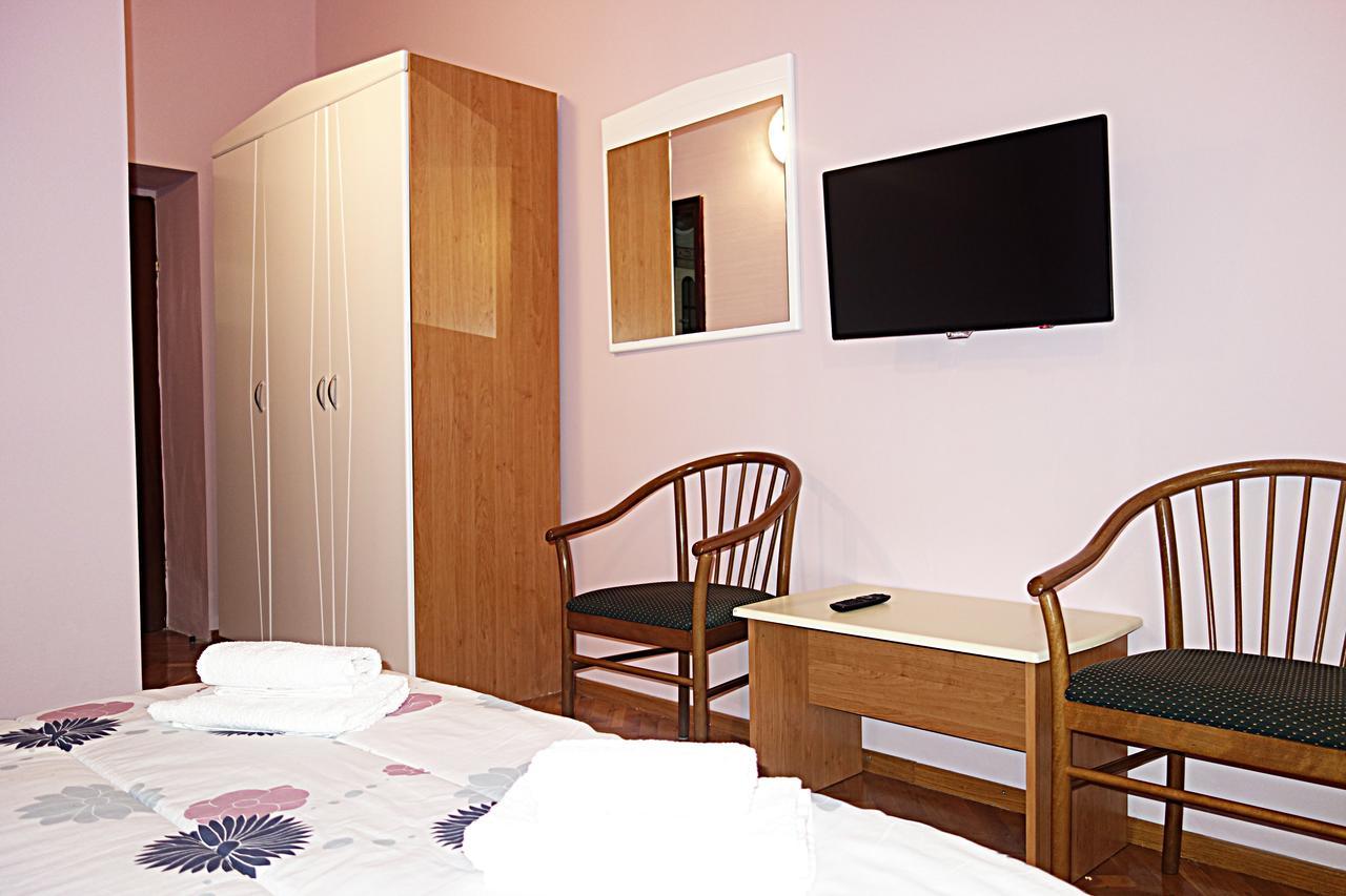 Hotel Park Drniš Extérieur photo