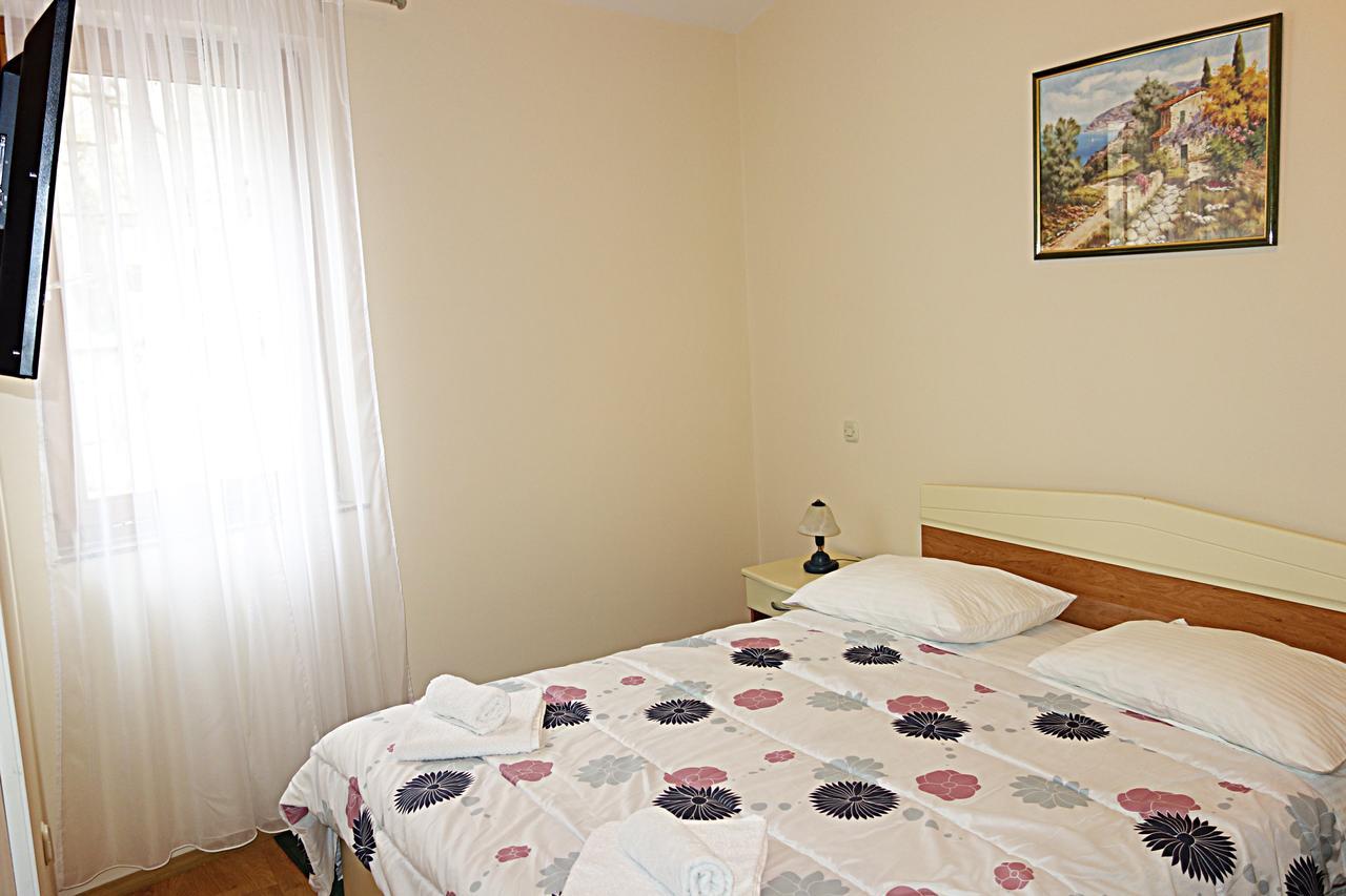 Hotel Park Drniš Extérieur photo