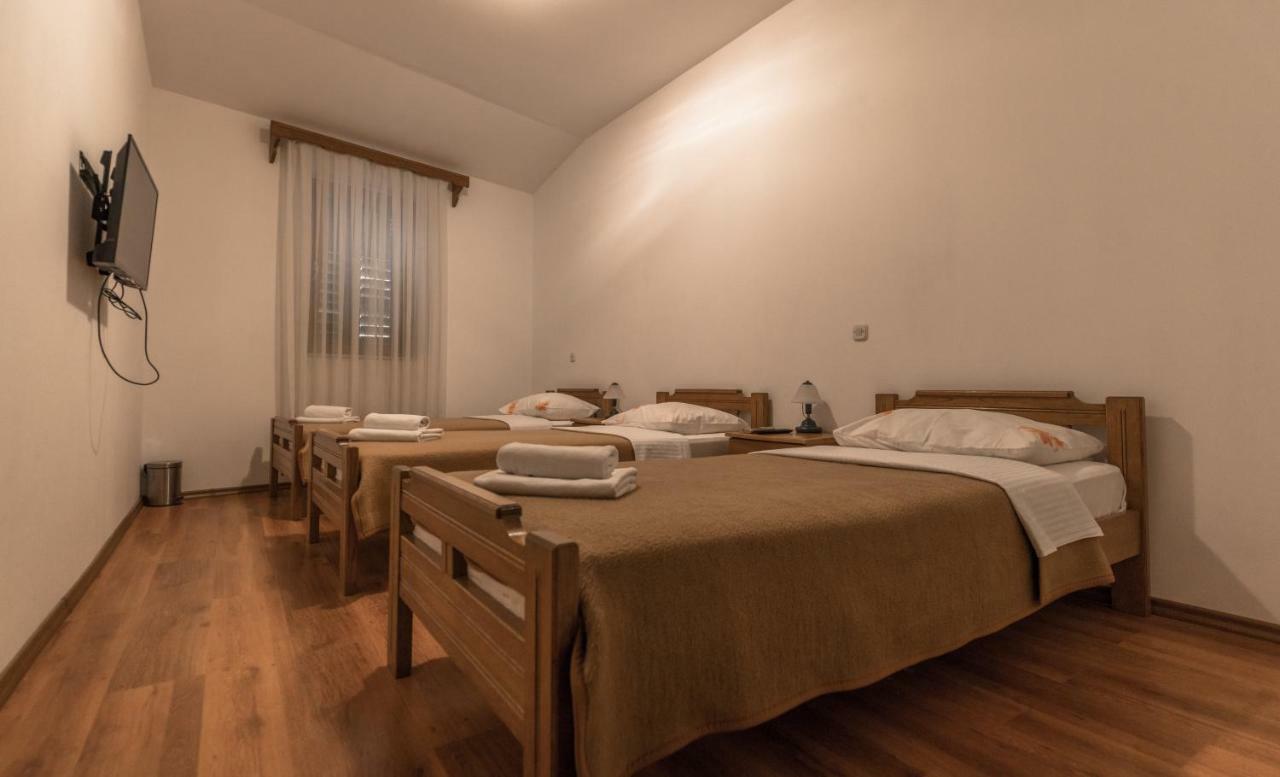 Hotel Park Drniš Extérieur photo